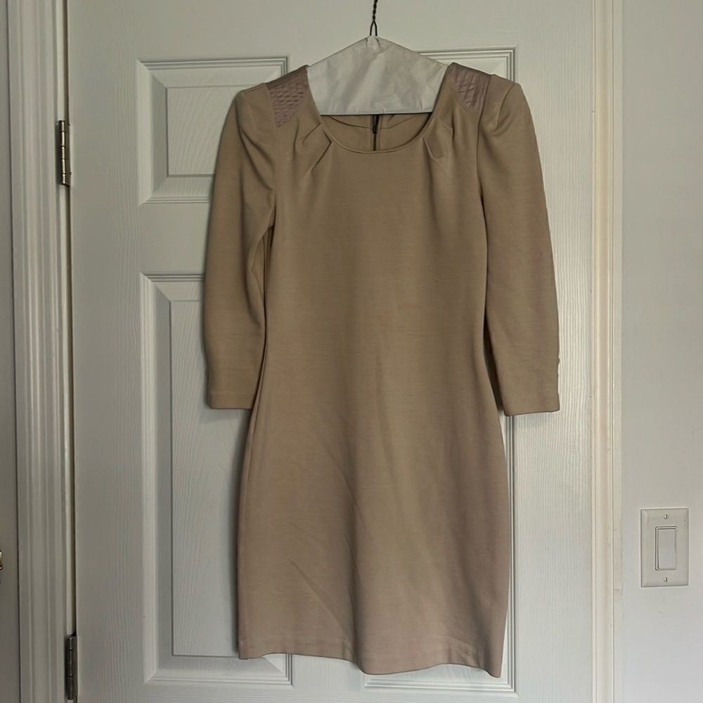 Short Sleeve Dress - Tan - Excellent Condition - Back Zipper - Size.4